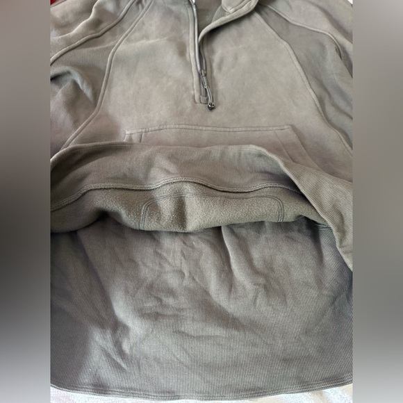 Lululemon scuba sweater size M/L  excellent condition - Picture 7 of 10